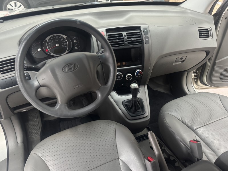 TUCSON 2.0 GL 2WD 16V GASOLINA 4P MANUAL - 2011 - CAXIAS DO SUL