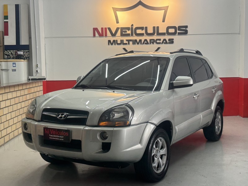 tucson 2.0 gl 2wd 16v gasolina 4p manual 2011 caxias do sul