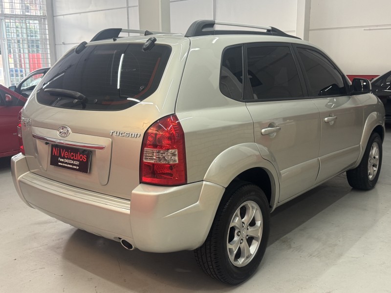TUCSON 2.0 GL 2WD 16V GASOLINA 4P MANUAL - 2011 - CAXIAS DO SUL