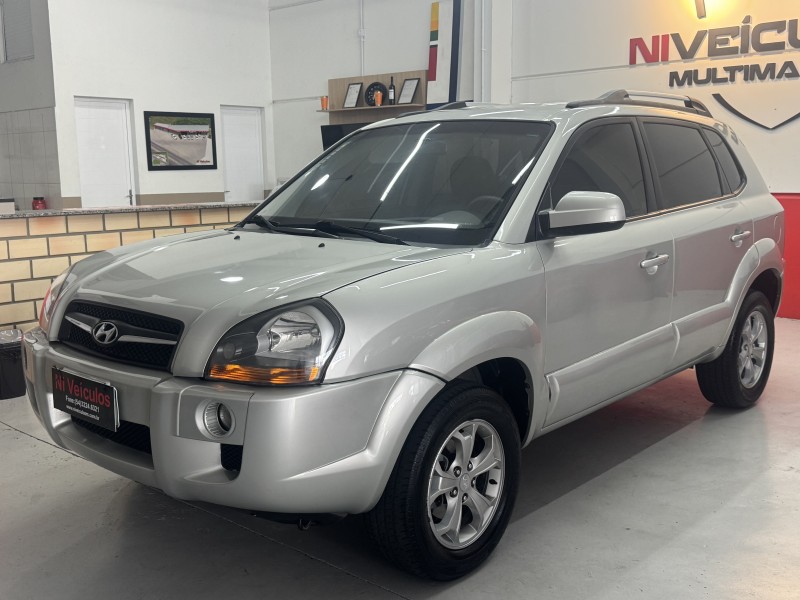 TUCSON 2.0 GL 2WD 16V GASOLINA 4P MANUAL - 2011 - CAXIAS DO SUL