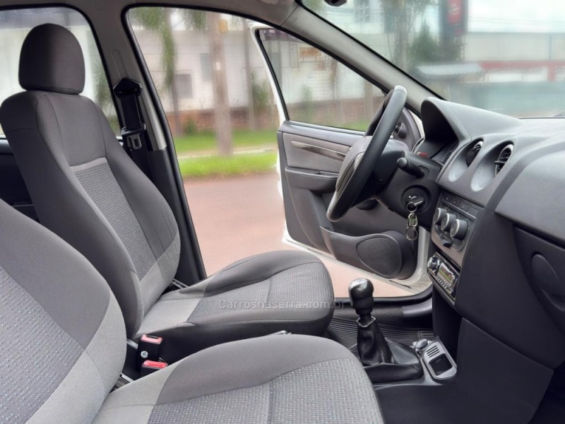 CELTA 1.0 MPFI LT 8V FLEX 4P MANUAL - 2015 - NOVO HAMBURGO