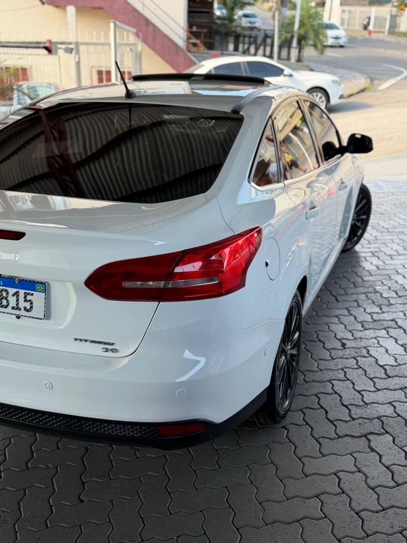 FOCUS 2.0 TITANIUM PLUS 16V FLEX 4P AUTOMÁTICO - 2016 - CAXIAS DO SUL