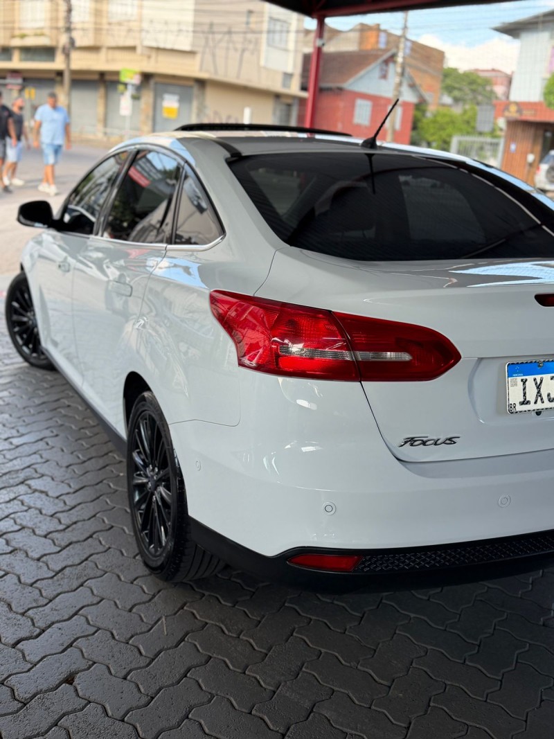 FOCUS 2.0 TITANIUM PLUS 16V FLEX 4P AUTOMÁTICO - 2016 - CAXIAS DO SUL