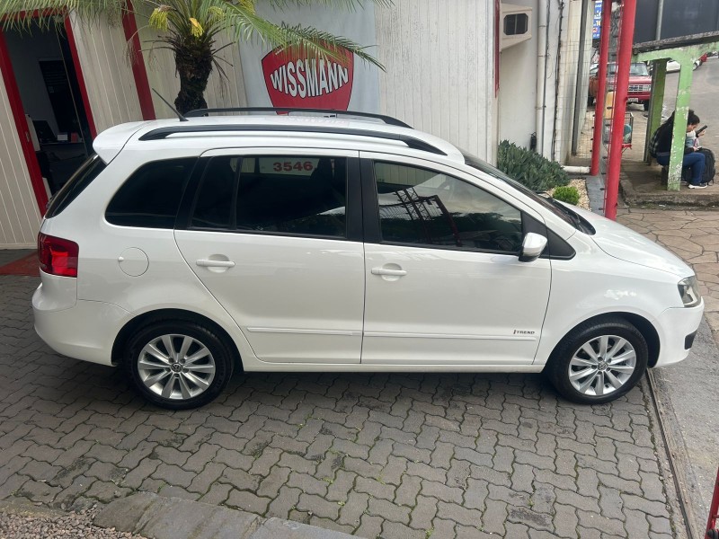 SPACEFOX 1.6 MI TREND 8V FLEX 4P MANUAL - 2012 - TRêS COROAS