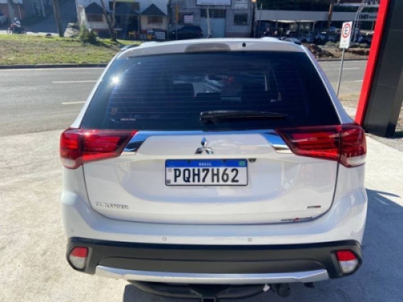 OUTLANDER 2.2 4X4 16V DIESEL 4P AUTOMÁTICO - 2016 - CAXIAS DO SUL