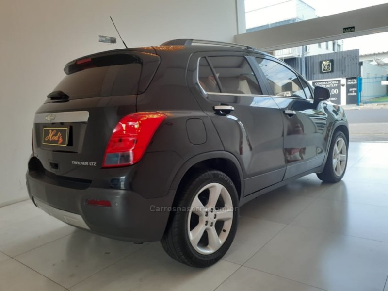 TRACKER 1.8 MPFI LTZ 4X2 16V FLEX 4P AUTOMÁTICO - 2015 - CANELA
