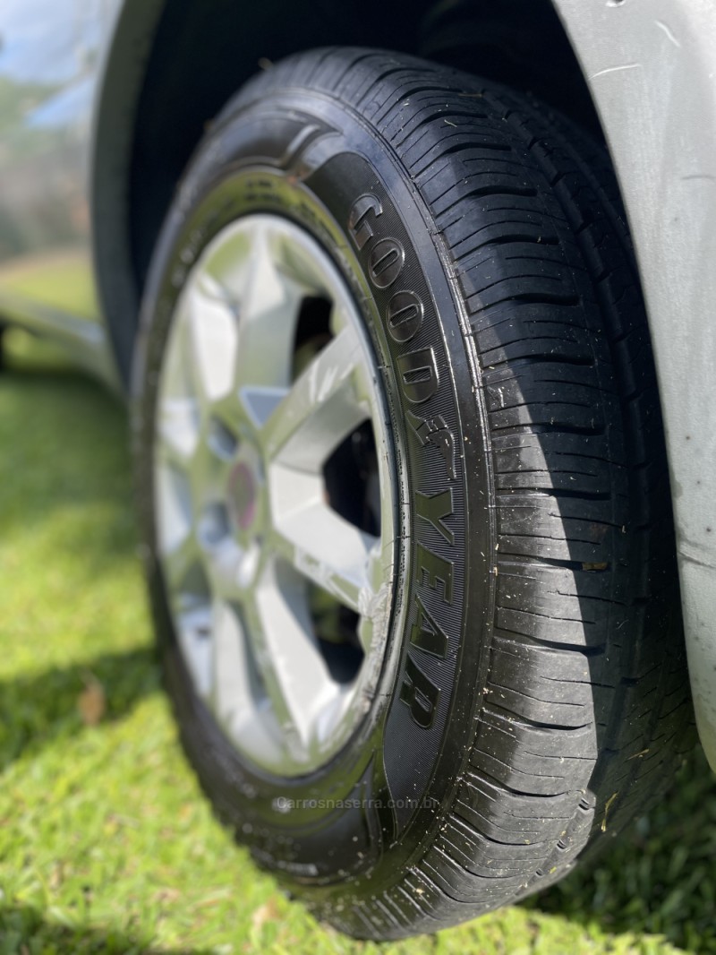 PALIO 1.4 MPI FIRE ELX WEEKEND 8V FLEX 4P MANUAL - 2009 - BENTO GONçALVES