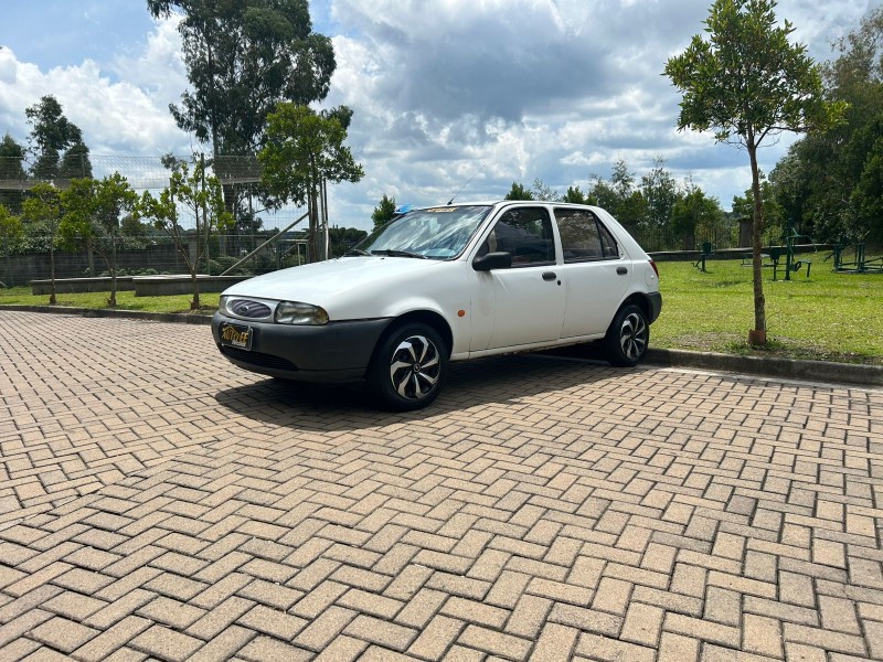 FIESTA 1.0 MPI 8V GASOLINA 4P MANUAL - 1999 - CANELA