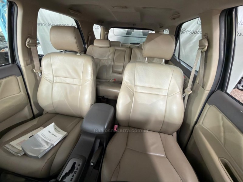 HILUX SW4 3.0 SRV 4X4 7 LUGARES 16V TURBO INTERCOOLER DIESEL 4P AUTOMÁTICO - 2012 - NOVA PRATA