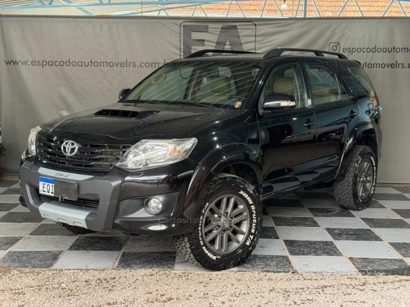 hilux sw4 3.0 srv 4x4 7 lugares 16v turbo intercooler diesel 4p automatico 2012 nova prata