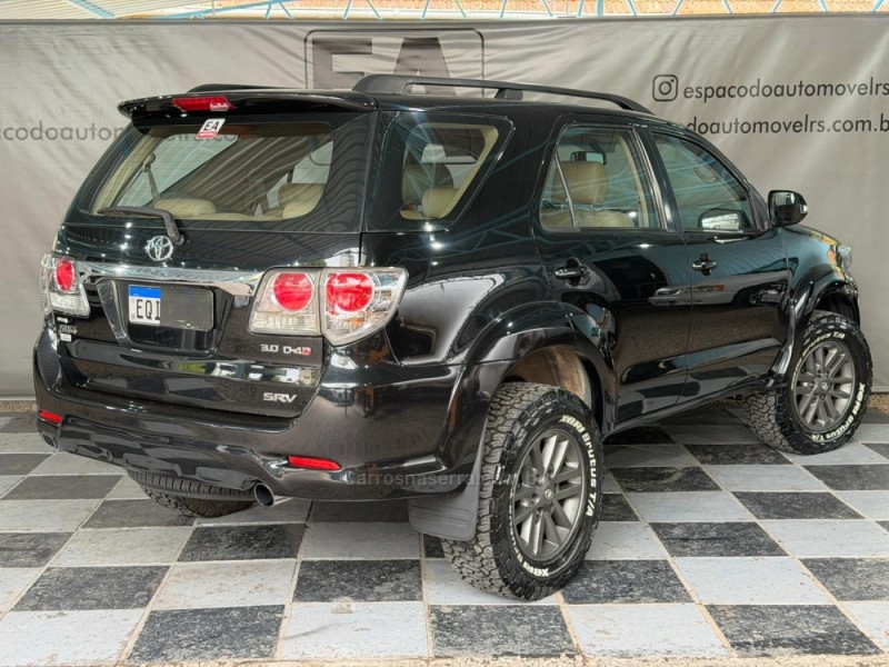 HILUX SW4 3.0 SRV 4X4 7 LUGARES 16V TURBO INTERCOOLER DIESEL 4P AUTOMÁTICO - 2012 - NOVA PRATA