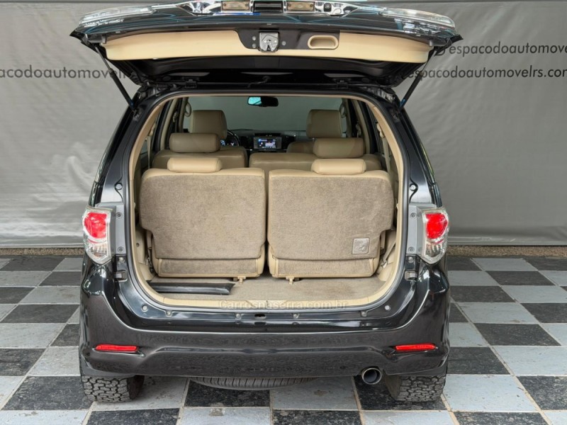HILUX SW4 3.0 SRV 4X4 7 LUGARES 16V TURBO INTERCOOLER DIESEL 4P AUTOMÁTICO - 2012 - NOVA PRATA