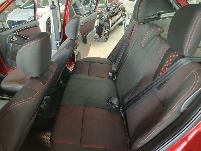 SANDERO 1.6 STEPWAY 8V FLEX 4P MANUAL - 2014 - FARROUPILHA