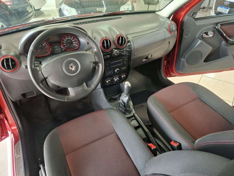 SANDERO 1.6 STEPWAY 8V FLEX 4P MANUAL - 2014 - FARROUPILHA