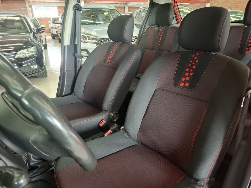 SANDERO 1.6 STEPWAY 8V FLEX 4P MANUAL - 2014 - FARROUPILHA