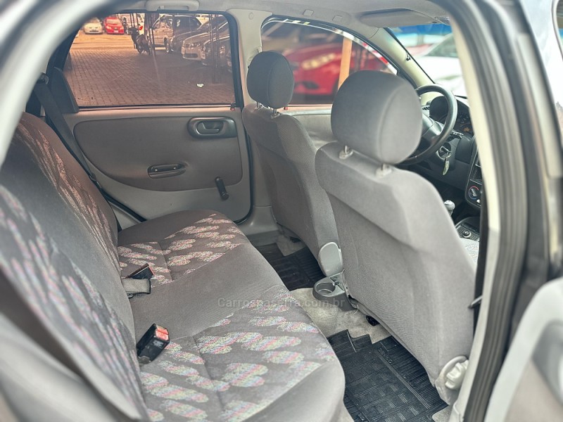 CORSA 1.0 MPFI JOY 8V GASOLINA 4P MANUAL - 2002 - CAMPO BOM