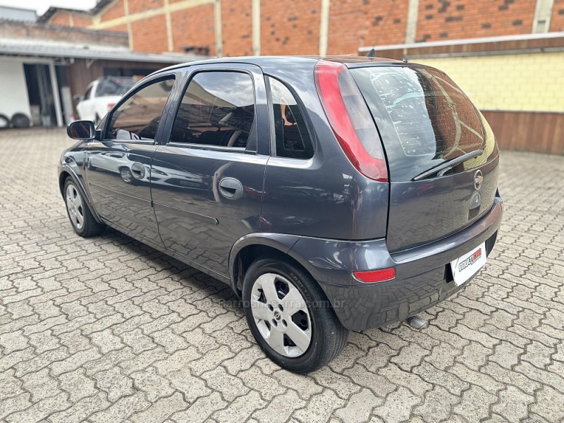 CORSA 1.0 MPFI JOY 8V GASOLINA 4P MANUAL - 2002 - CAMPO BOM