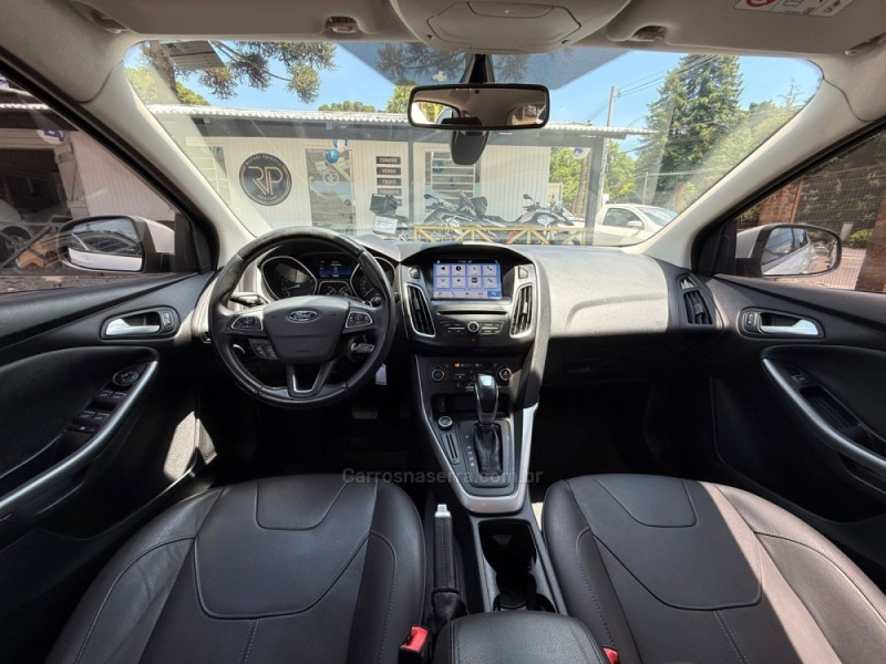 FOCUS 2.0 SE PLUS FASTBACK 16V FLEX 4P AUTOMÁTICO - 2018 - CANELA