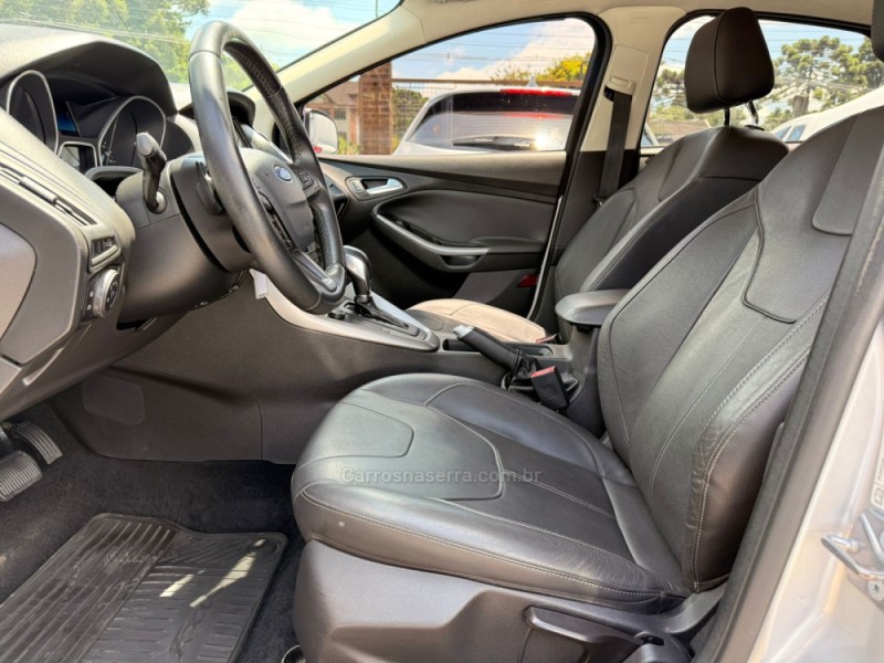 FOCUS 2.0 SE PLUS FASTBACK 16V FLEX 4P AUTOMÁTICO - 2018 - CANELA