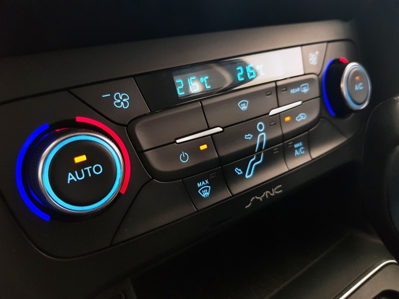 FOCUS 2.0 TITANIUM HATCH 16V FLEX 4P AUTOMÁTICO - 2016 - CAXIAS DO SUL