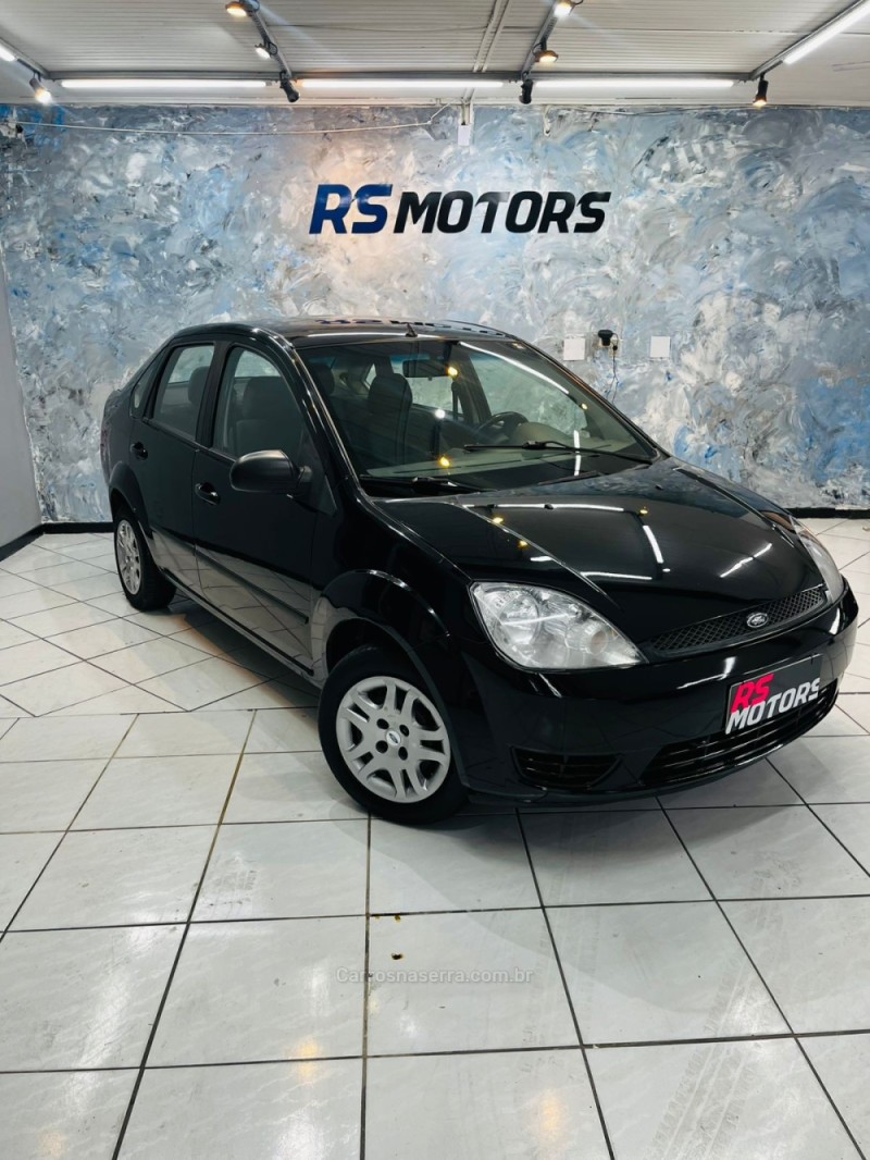 FIESTA 1.6 MPI 8V GASOLINA 4P MANUAL - 2005 - CAXIAS DO SUL