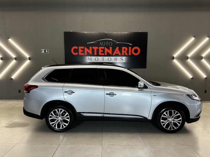 OUTLANDER 3.0 GT 4X4 V6 24V GASOLINA 4P AUTOMÁTICO - 2016 - SAPIRANGA
