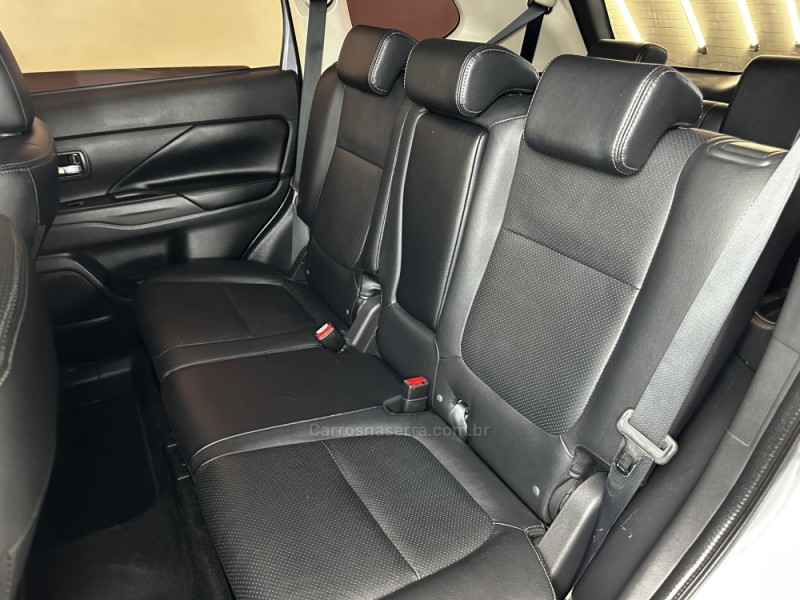 OUTLANDER 3.0 GT 4X4 V6 24V GASOLINA 4P AUTOMÁTICO - 2016 - SAPIRANGA