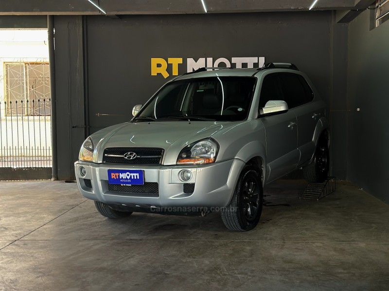 TUCSON 2.0 MPFI GLS 16V 143CV 2WD GASOLINA 4P AUTOMÁTICO