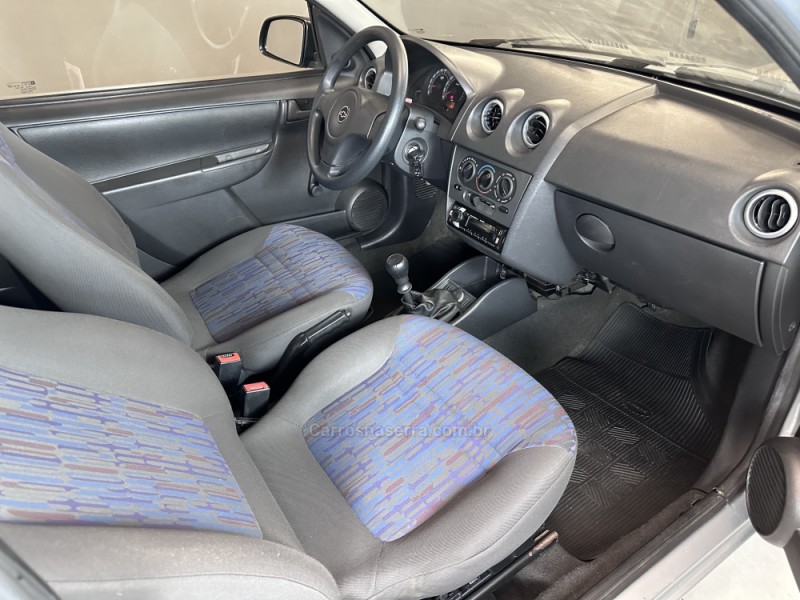 CELTA 1.0 MPFI SPIRIT 8V FLEX 2P MANUAL - 2011 - SAPIRANGA