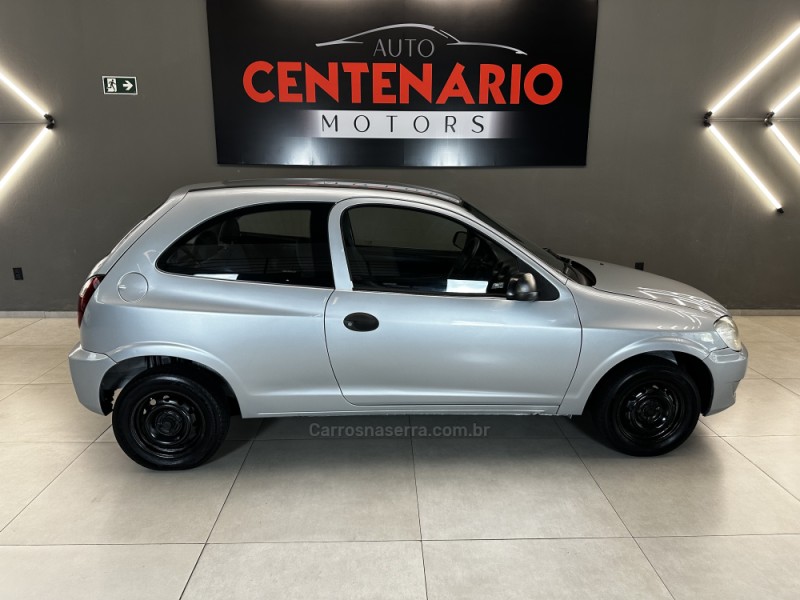 CELTA 1.0 MPFI SPIRIT 8V FLEX 2P MANUAL - 2011 - SAPIRANGA