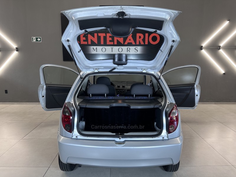 CELTA 1.0 MPFI SPIRIT 8V FLEX 2P MANUAL - 2011 - SAPIRANGA