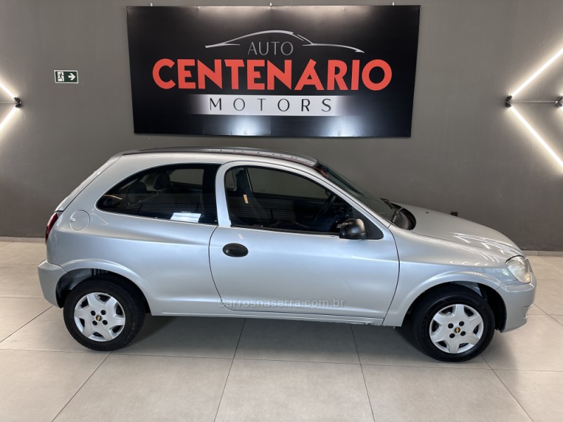 CELTA 1.0 MPFI SPIRIT 8V FLEX 2P MANUAL - 2011 - SAPIRANGA