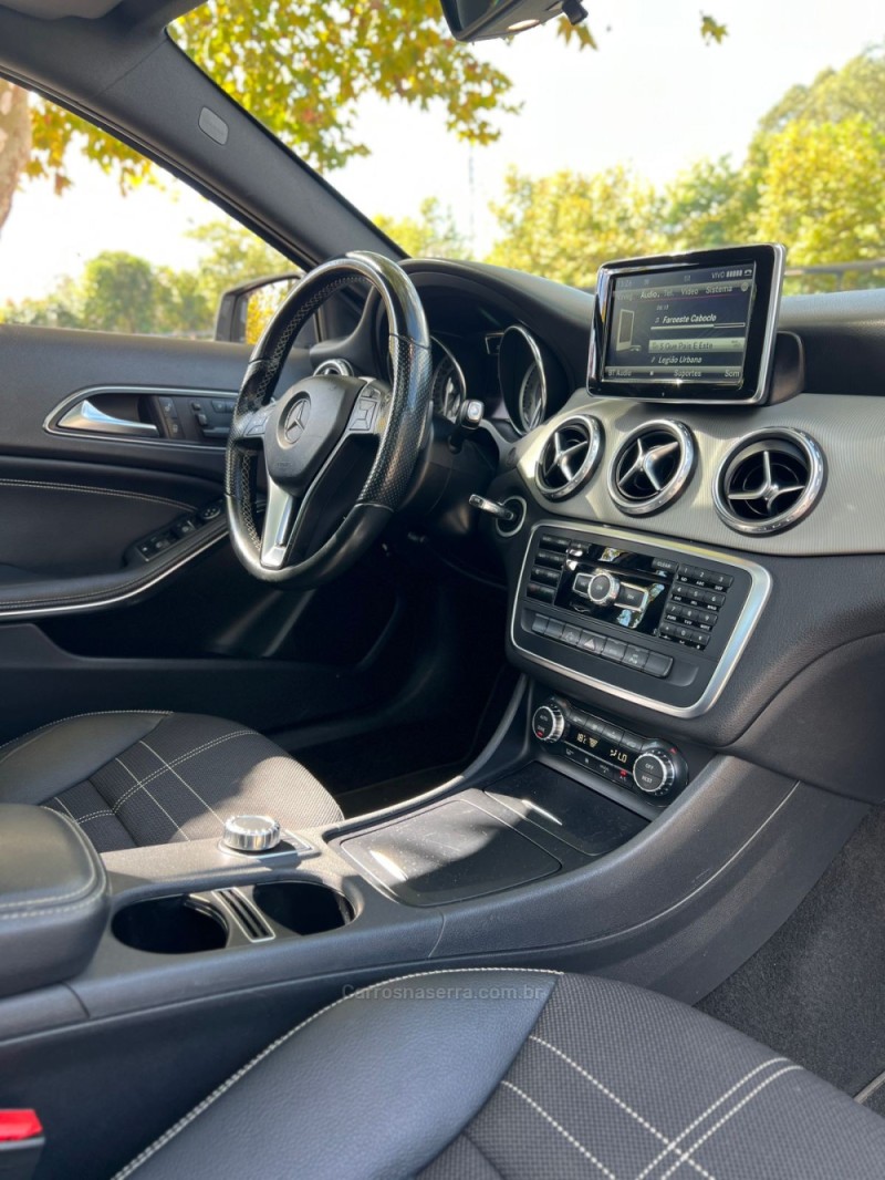 GLA 200 1.6 CGI VISION 16V TURBO GASOLINA 4P AUTOMÁTICO - 2015 - BENTO GONçALVES