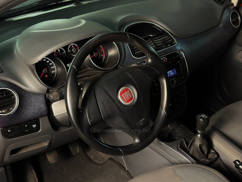 PUNTO 1.4 ATTRACTIVE ITALIA 8V FLEX 4P MANUAL - 2014 - MUçUM