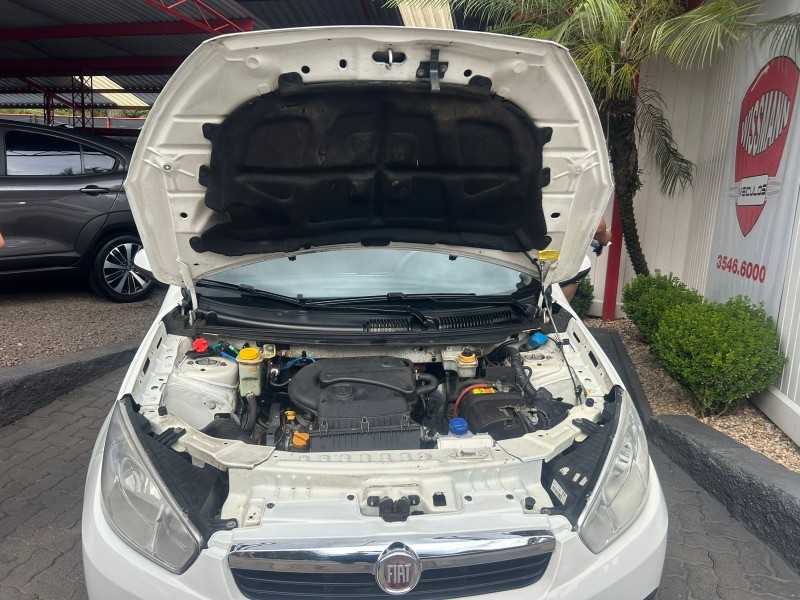 GRAND SIENA 1.4 MPI ATTRACTIVE 8V FLEX 4P MANUAL - 2013 - TRêS COROAS