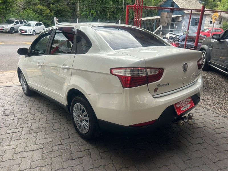 GRAND SIENA 1.4 MPI ATTRACTIVE 8V FLEX 4P MANUAL - 2013 - TRêS COROAS