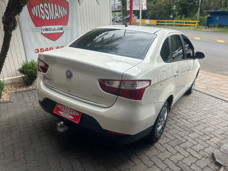 GRAND SIENA 1.4 MPI ATTRACTIVE 8V FLEX 4P MANUAL - 2013 - TRêS COROAS