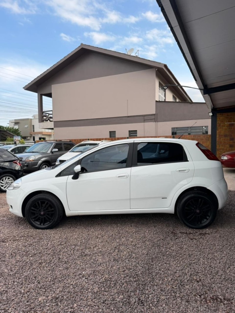 PUNTO 1.4 ATTRACTIVE 8V FLEX 4P MANUAL - 2011 - LAJEADO