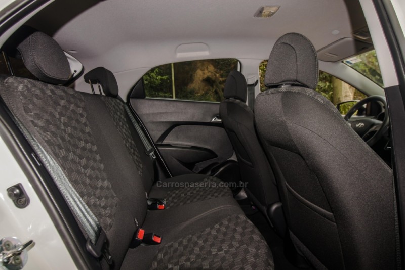 HB20 1.6 COMFORT PLUS 16V FLEX 4P AUTOMÁTICO - 2016 - NOVO HAMBURGO