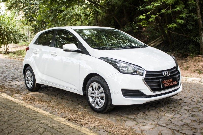 HB20 1.6 COMFORT PLUS 16V FLEX 4P AUTOMÁTICO - 2016 - NOVO HAMBURGO