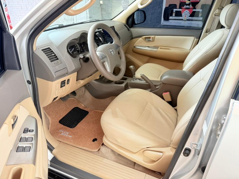 HILUX SW4 2.7 SR 4X2 16V FLEX 4P AUTOMÁTICO - 2012 - FARROUPILHA