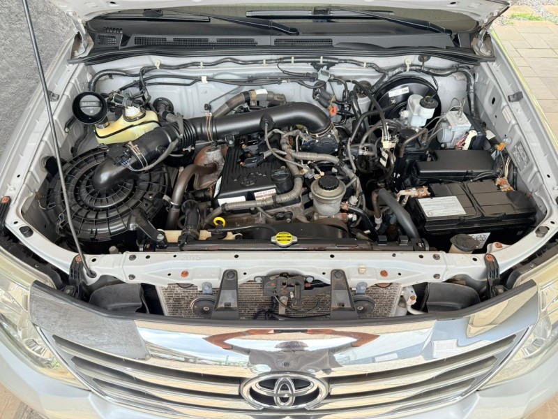 HILUX SW4 2.7 SR 4X2 16V FLEX 4P AUTOMÁTICO - 2012 - FARROUPILHA