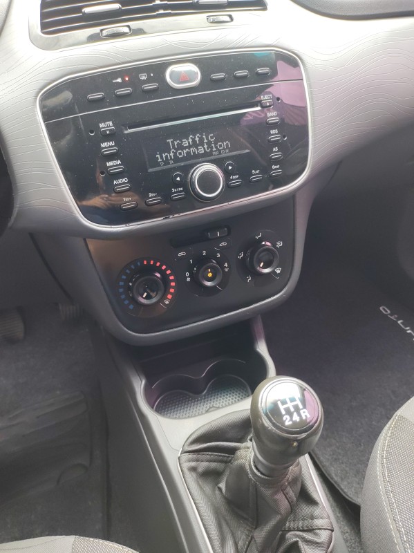 PUNTO 1.6 ESSENCE 16V FLEX 4P MANUAL - 2013 - VALE REAL