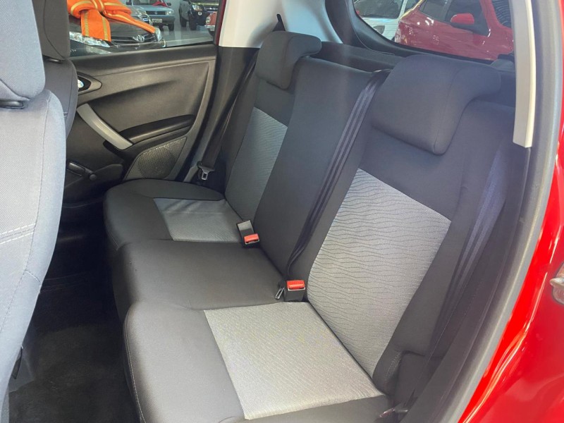 208 1.5 ACTIVE 8V FLEX 4P MANUAL - 2015 - CARLOS BARBOSA