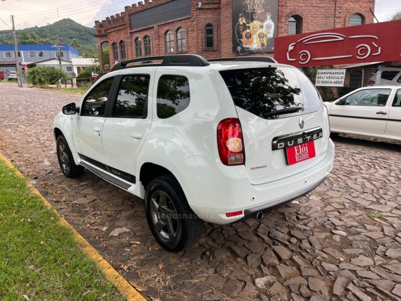 DUSTER 2.0 TECH ROAD 4X2 16V FLEX 4P AUTOMÁTICO - 2014 - DOIS IRMãOS