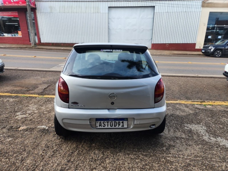 CELTA 1.0 MPFI 8V GASOLINA 4P MANUAL - 2003 - VACARIA