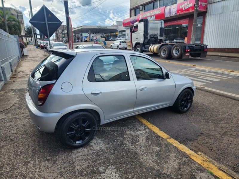 CELTA 1.0 MPFI 8V GASOLINA 4P MANUAL - 2003 - VACARIA