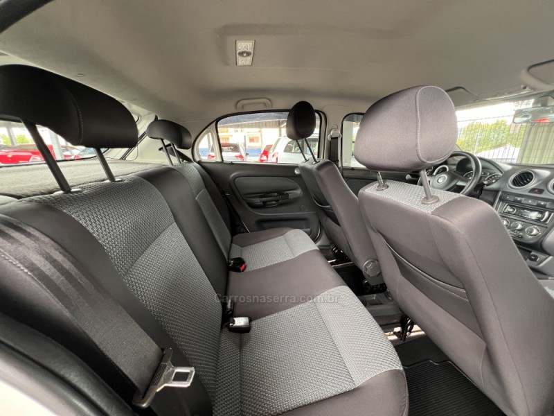 GOL 1.6 MI POWER 8V FLEX 4P MANUAL G.V - 2013 - BOM PRINCíPIO