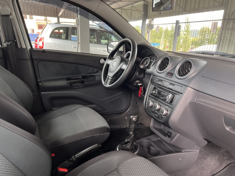 GOL 1.6 MI POWER 8V FLEX 4P MANUAL G.V - 2013 - BOM PRINCíPIO