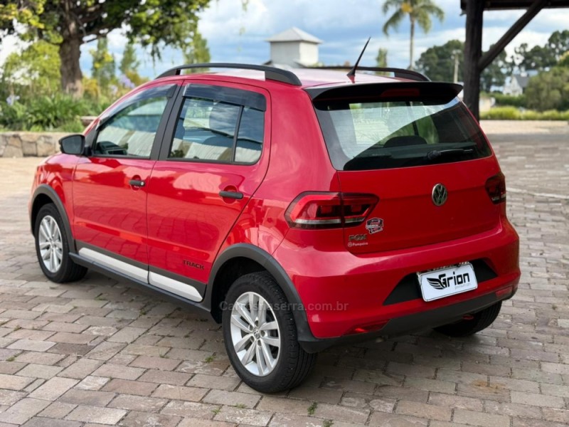 FOX 1.0 MPI TRACK 12V FLEX 4P MANUAL - 2017 - VACARIA